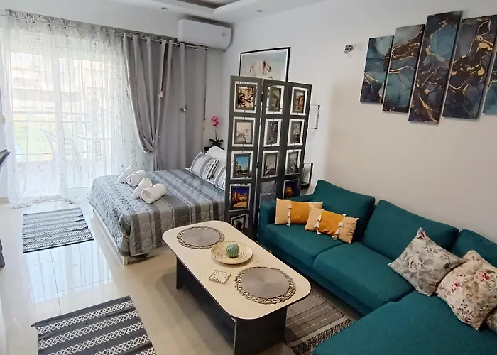 White Orchid - Modern Apartment